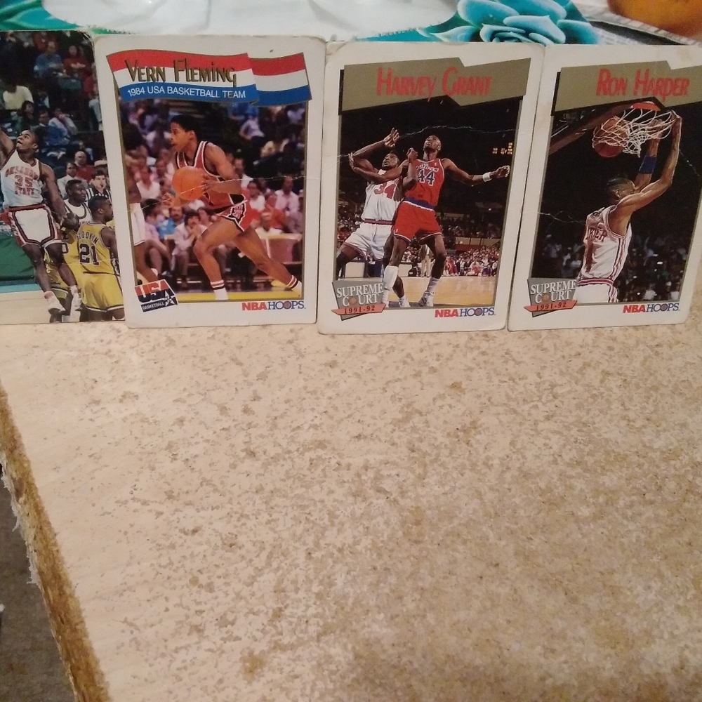 7 basketball Set Of cards NBA hoops  brand And  Vintage 90s